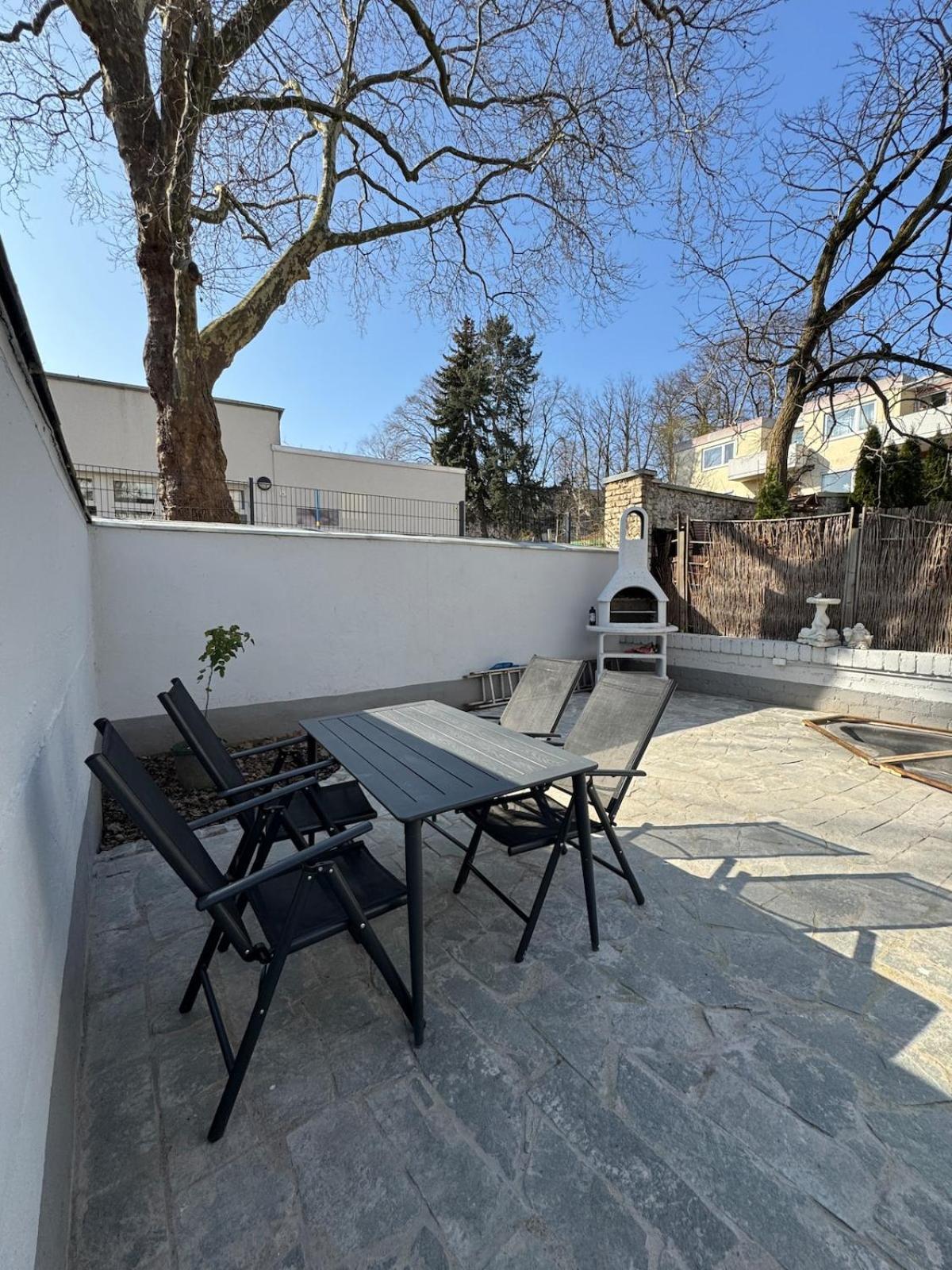 Apartment With Garden & 2 Bathrooms